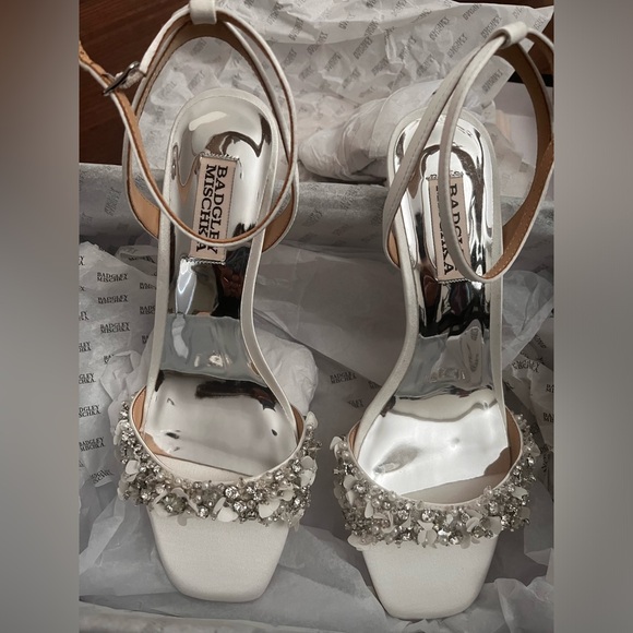 Badgley Mischka Telissa Kitten Heel - Picture 5 of 9